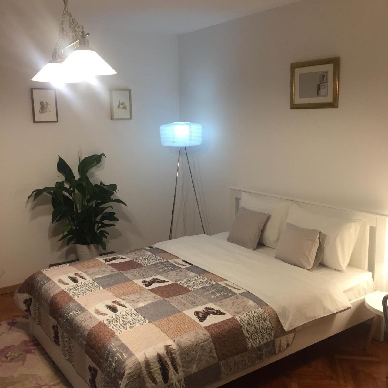 Apartamento Marcy Studio Bucarest Exterior foto